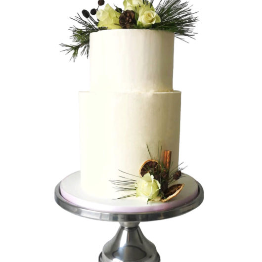 Simple Slender tiers wedding cake perfect for rustic