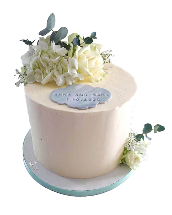 White simple wedding cake