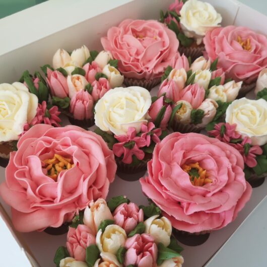 Flower Cupcakes with piped buttercream in pinks and whites