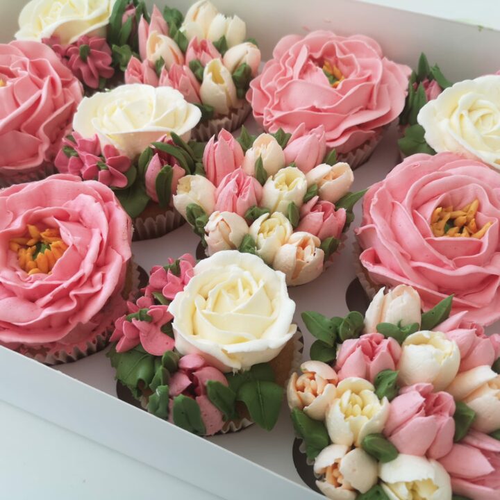Lucury Flower Cupcakes