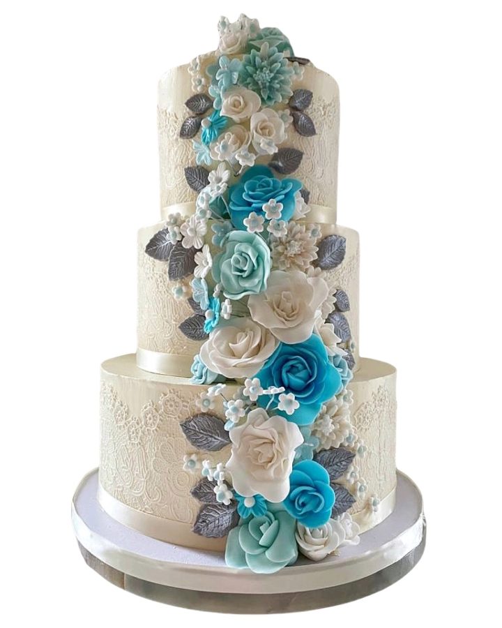 Lace and flowers wedding cakes 3 tier