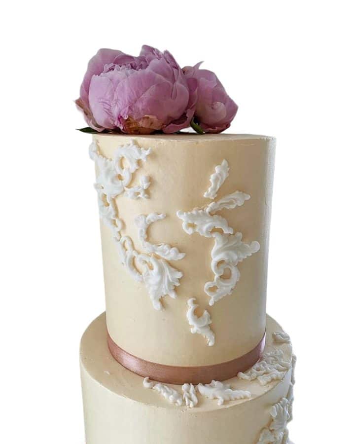 wedding cakes elegant in Dublin